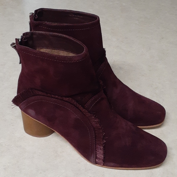 NEW!! Bernardo Ankle Boots - Picture 4 of 6